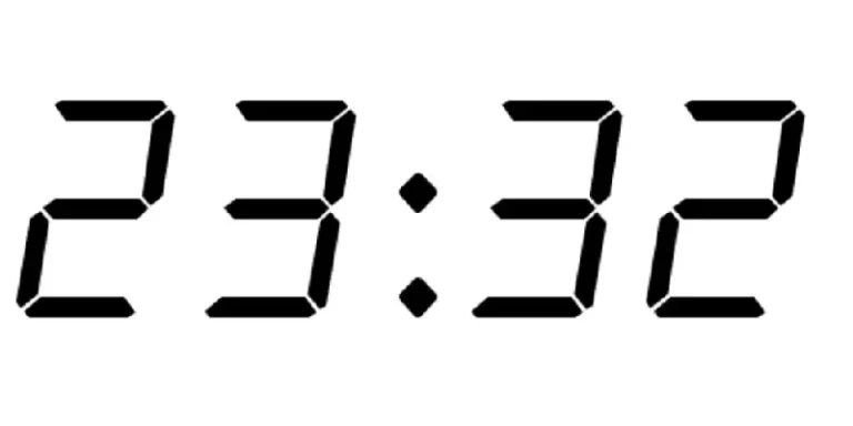 23:32 – Lustrzana godzina odwrócona – znaczenie i symbolika